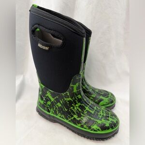Bogs Kids size 4 graffiti classic Black & Green  -30 waterproof neoprene boots